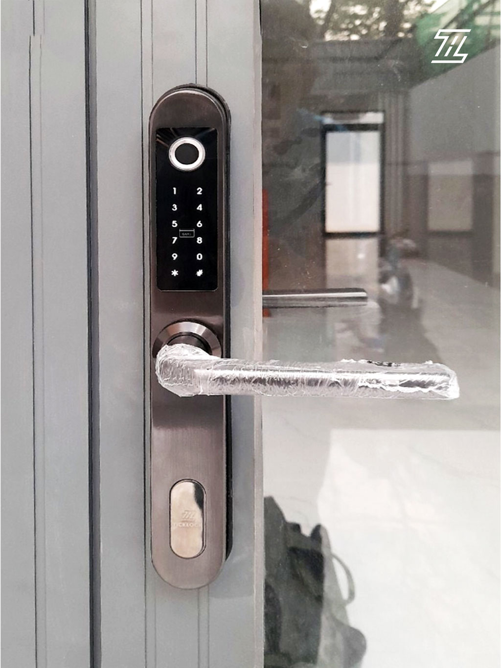Hình ảnh thực tế khóa vân tay cửa nhôm i600S