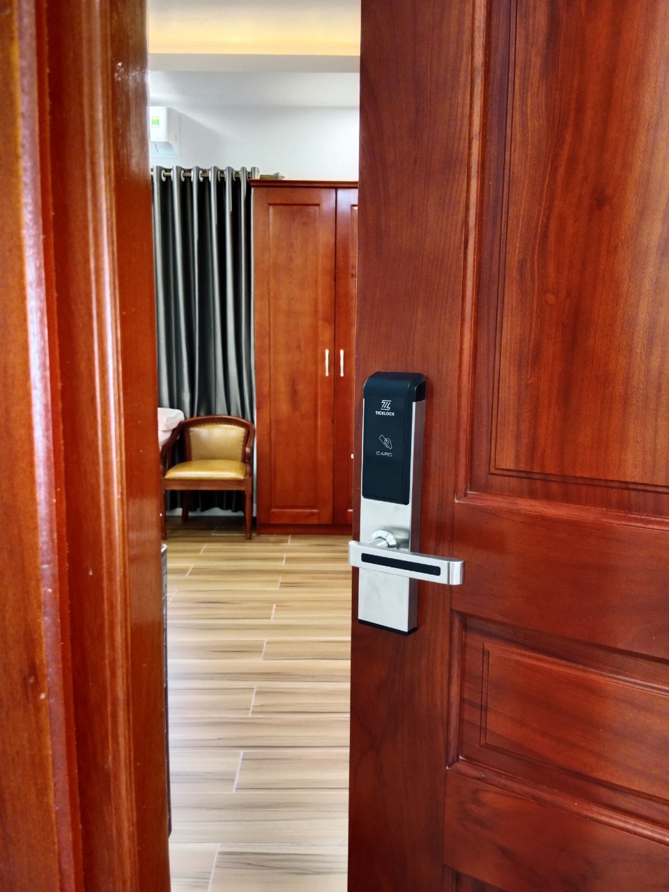 Khóa thẻ từ khách sạn ticklock SK500