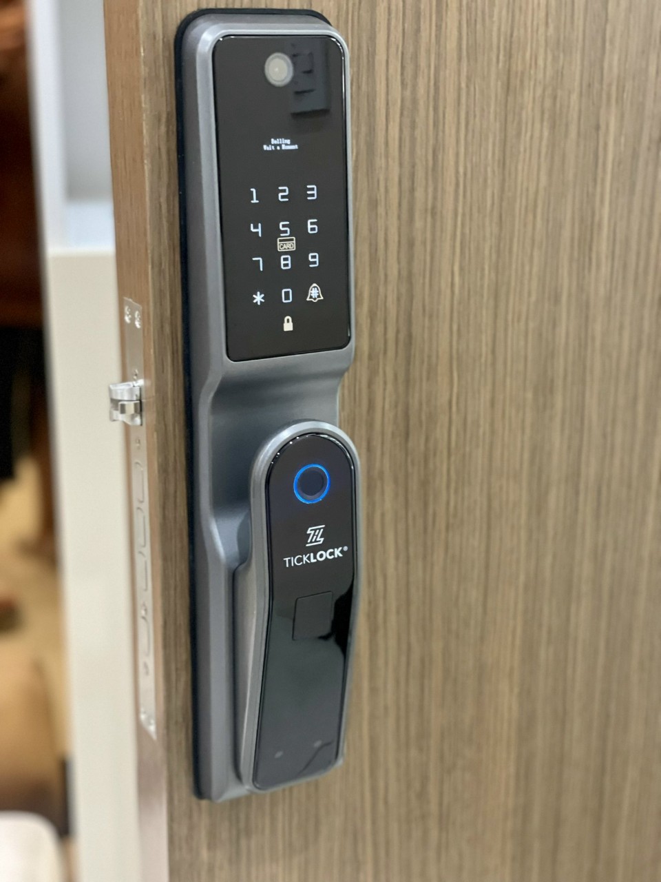 Hình ảnh thực tế khóa cửa thông minh ticklock A680