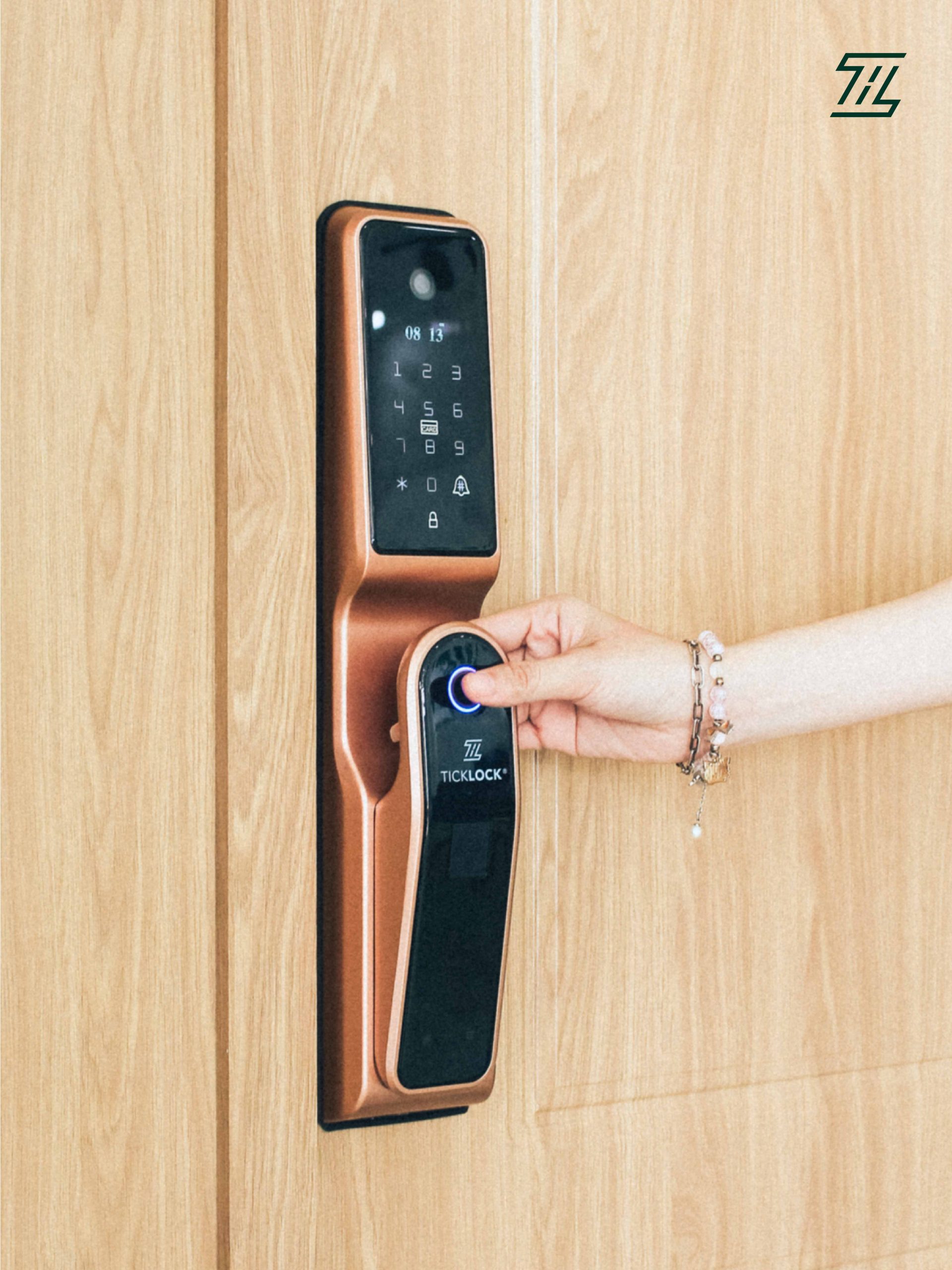 Hình ảnh thực tế khóa cửa thông minh ticklock A680