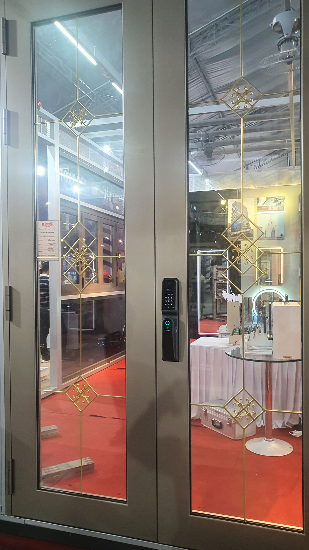 Hình ảnh thực tế khóa cửa thông minh ticklock A680