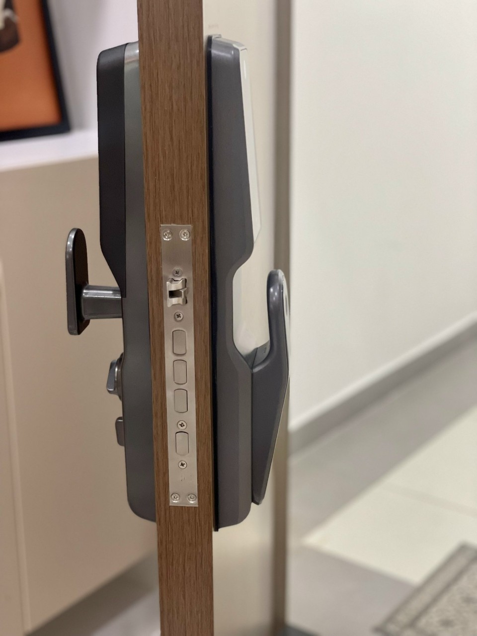 Hình ảnh thực tế khóa cửa thông minh ticklock A680