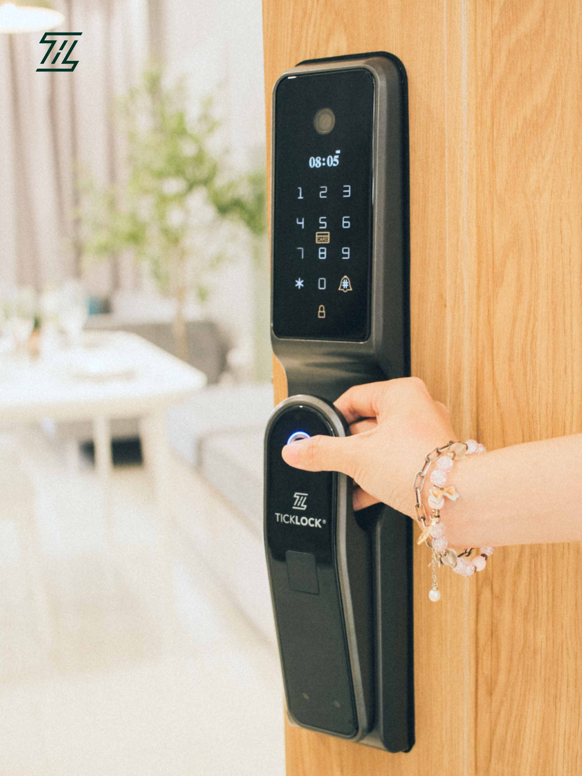 Hình ảnh thực tế khóa cửa thông minh ticklock A680