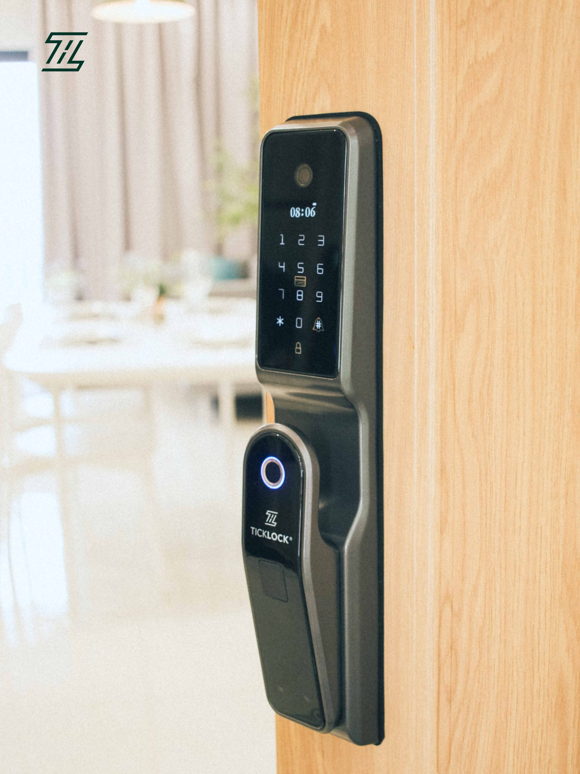 Hình ảnh thực tế khóa cửa thông minh ticklock A680