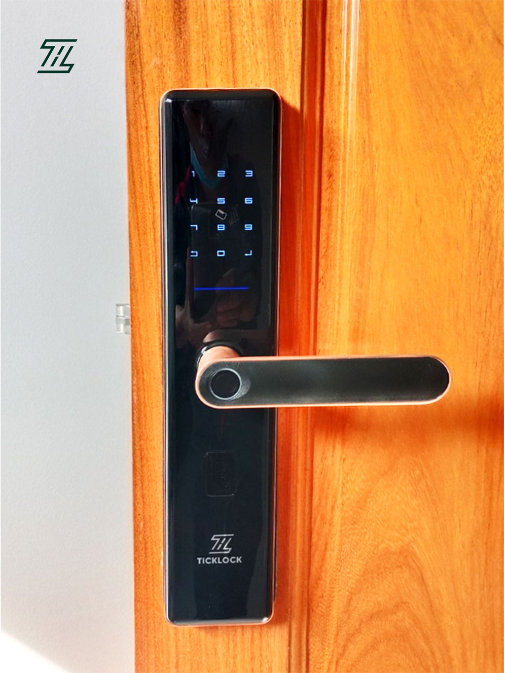 Hình ảnh thực tế khóa cửa vân tay TICKLOCK SL07