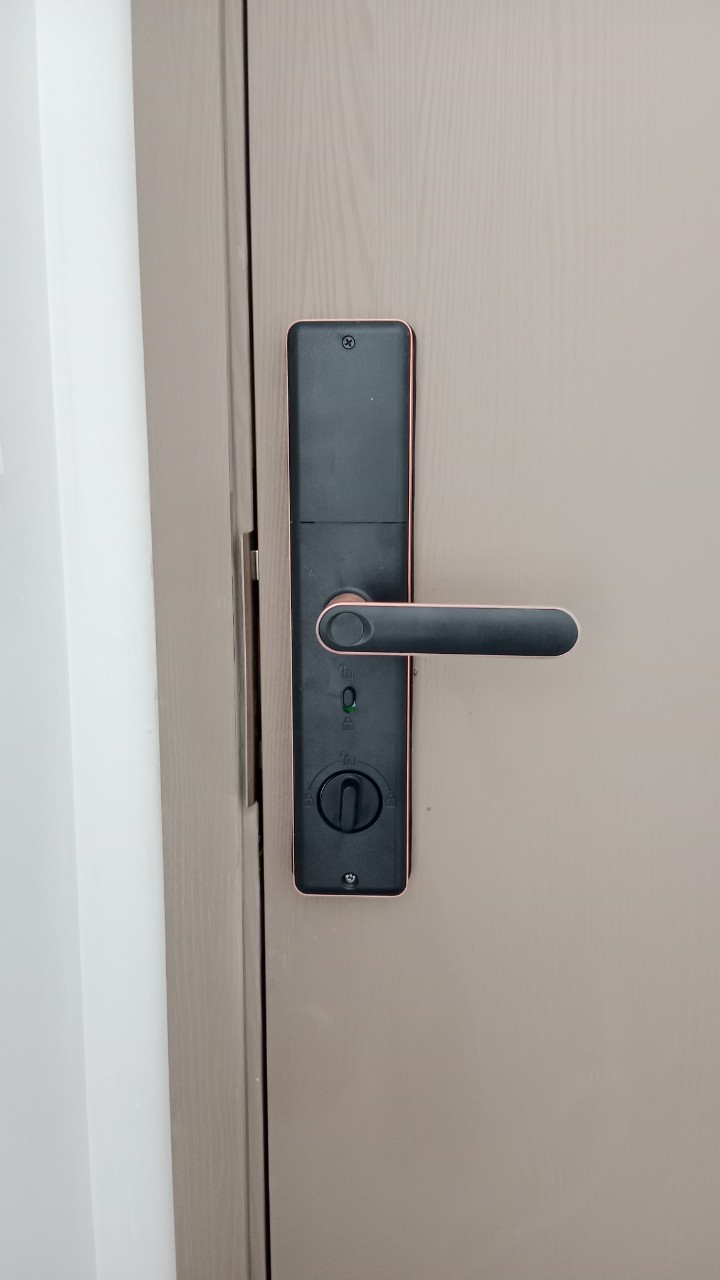 Hình ảnh thực tế khóa cửa vân tay TICKLOCK SL07