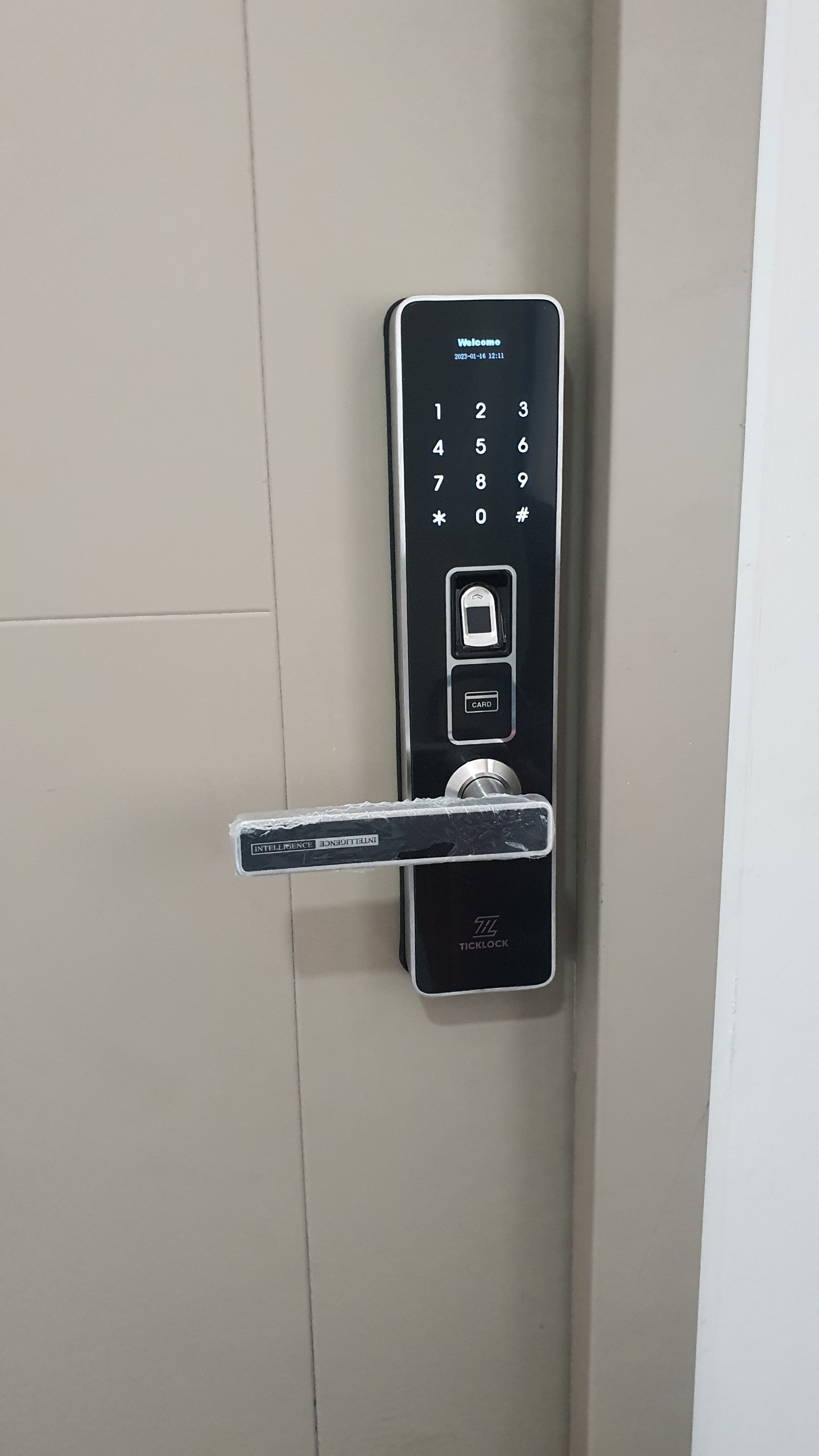 Hình ảnh thực tế khóa vân tay ticklock sma07