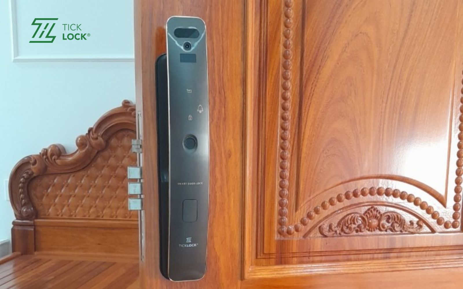 Cửa gỗ tự nhiên bên và có khả năng các âm nhiều