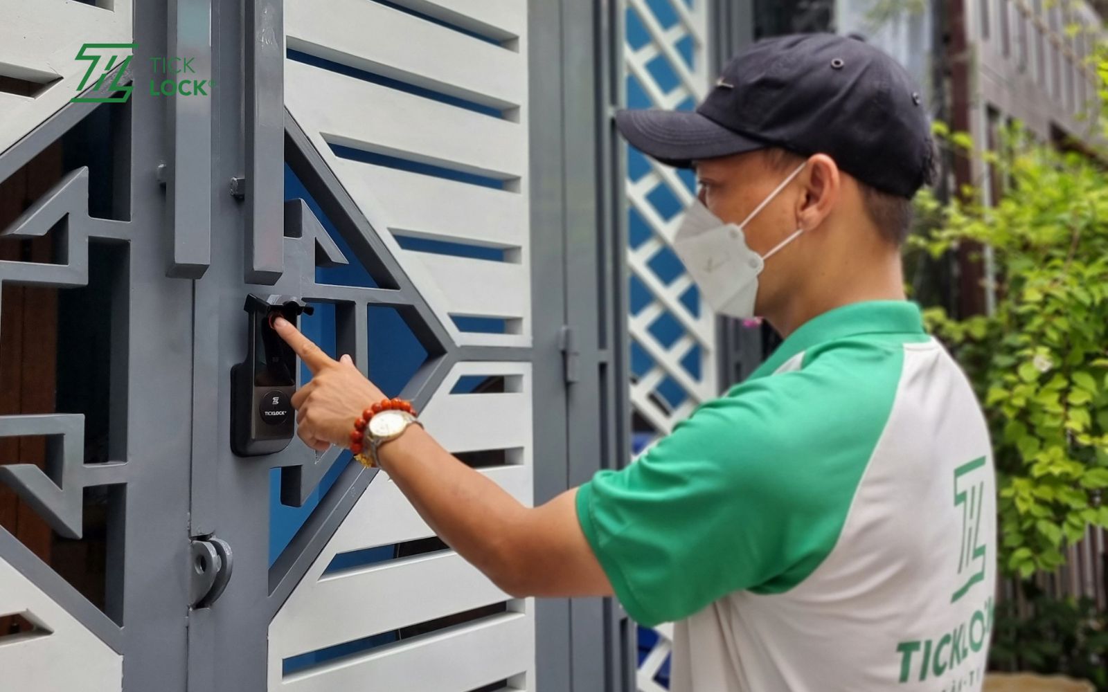 Khóa không tay nắm có hạn chế gì?
