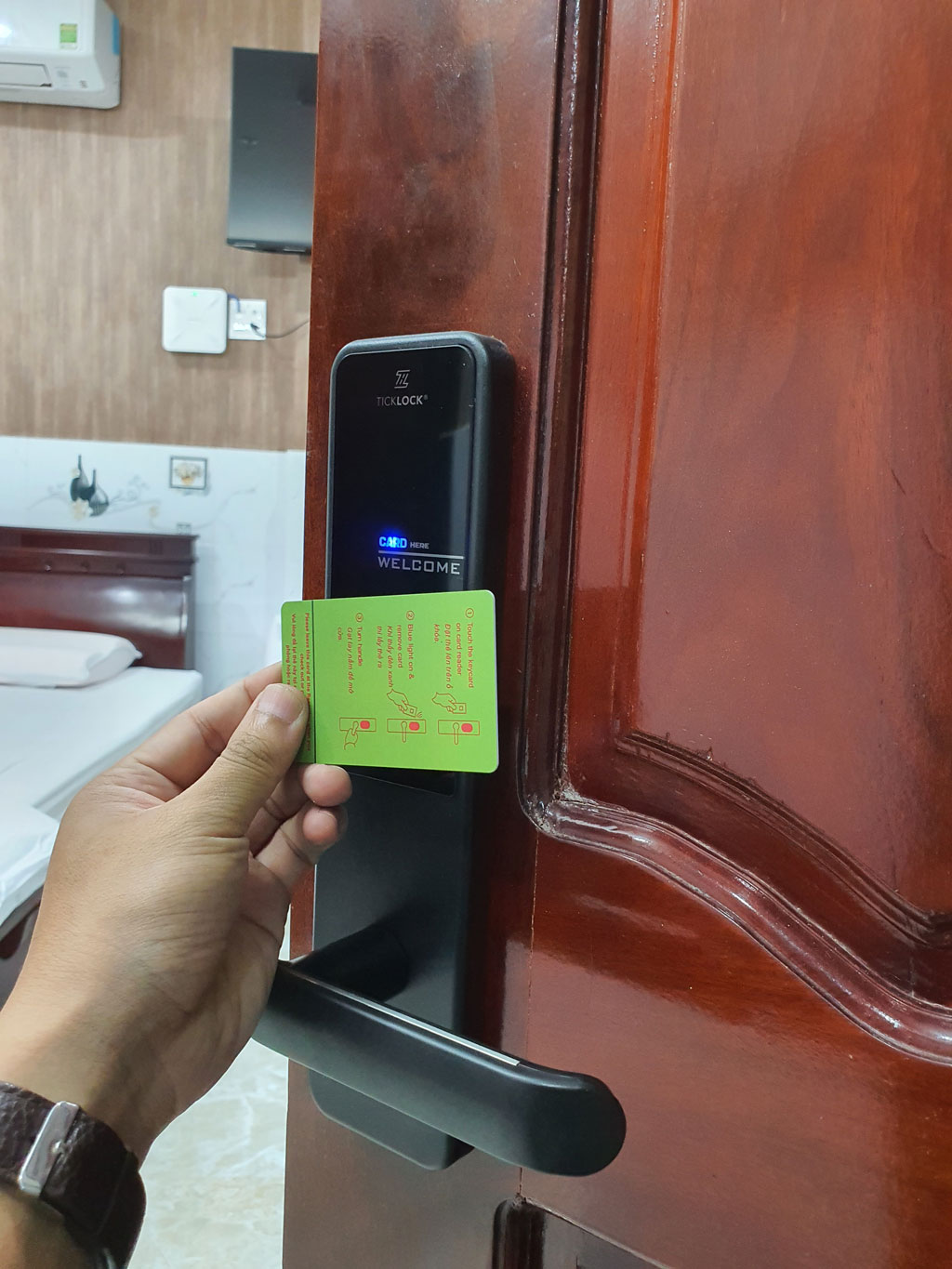 Hình ảnh khóa cửa vân tay ticklock SMA07