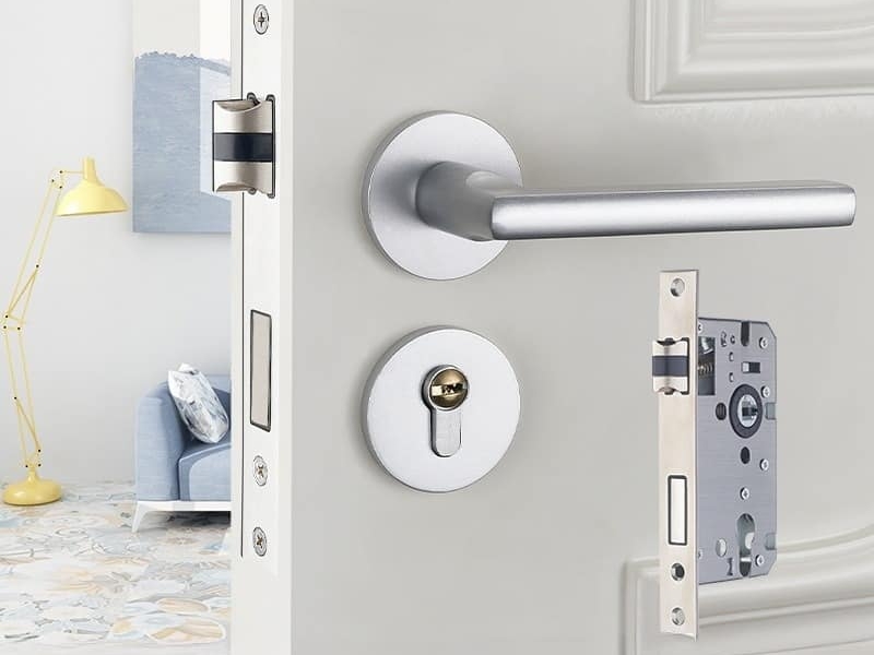 Khóa phân thể, một trong các loại khóa cửa gỗ thông dụng