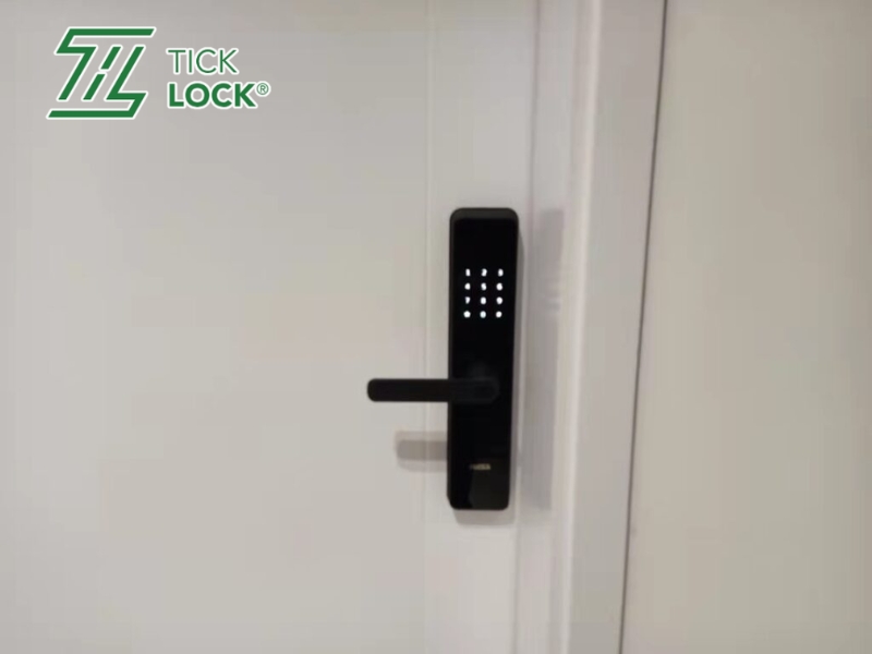 TICKLOCK – Đơn vị lắp đặt thay khóa cửa chung cư