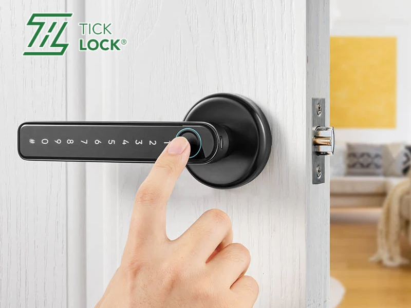 Nếu không sử dụng khóa pin có tự hết không?