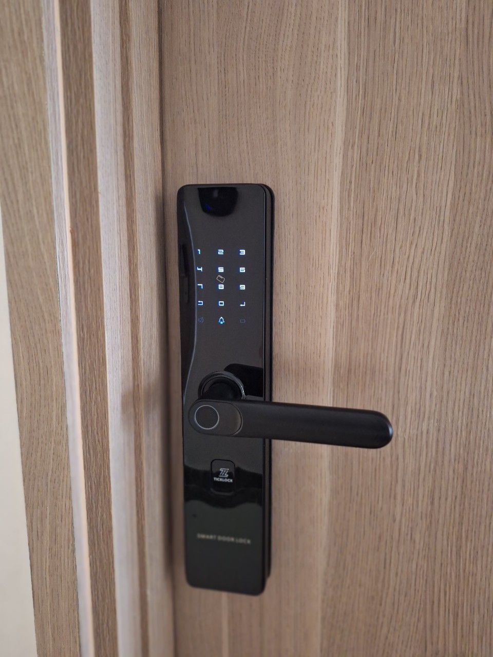 Hình ảnh thực tế khóa vân tay Ticklock SL07C
