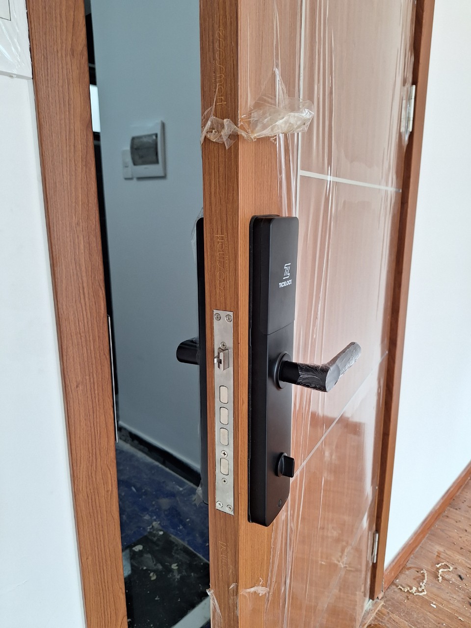 Hình ảnh thực tế khóa vân tay Ticklock SL07C