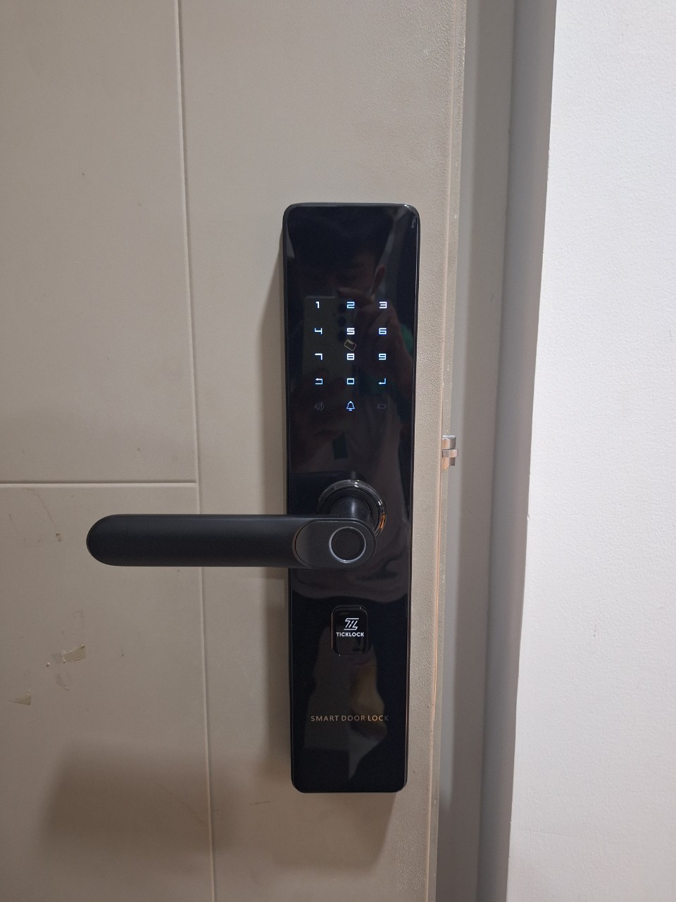 Hình ảnh thực tế khóa vân tay Ticklock SL07C