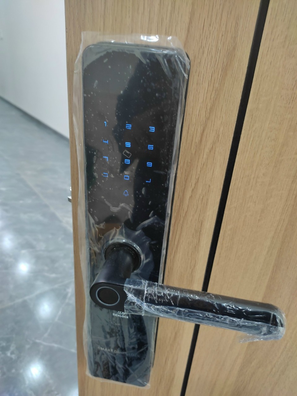 Hình ảnh thực tế khóa vân tay Ticklock SL07C