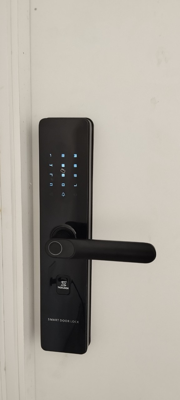 Hình ảnh thực tế khóa vân tay Ticklock SL07C