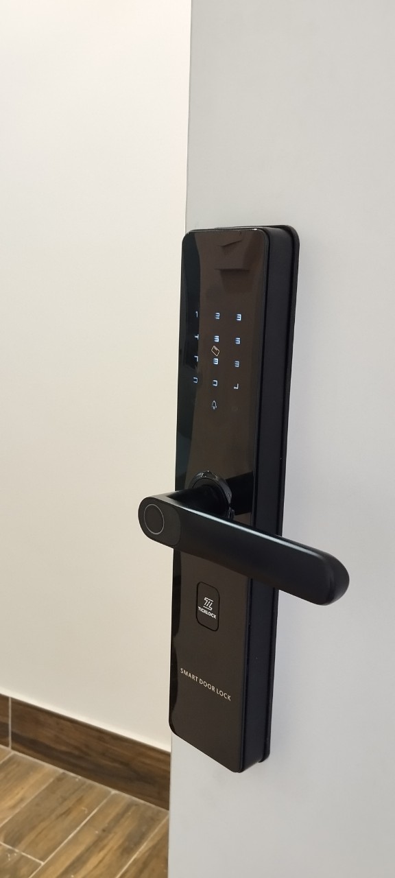 Hình ảnh thực tế khóa vân tay Ticklock SL07C