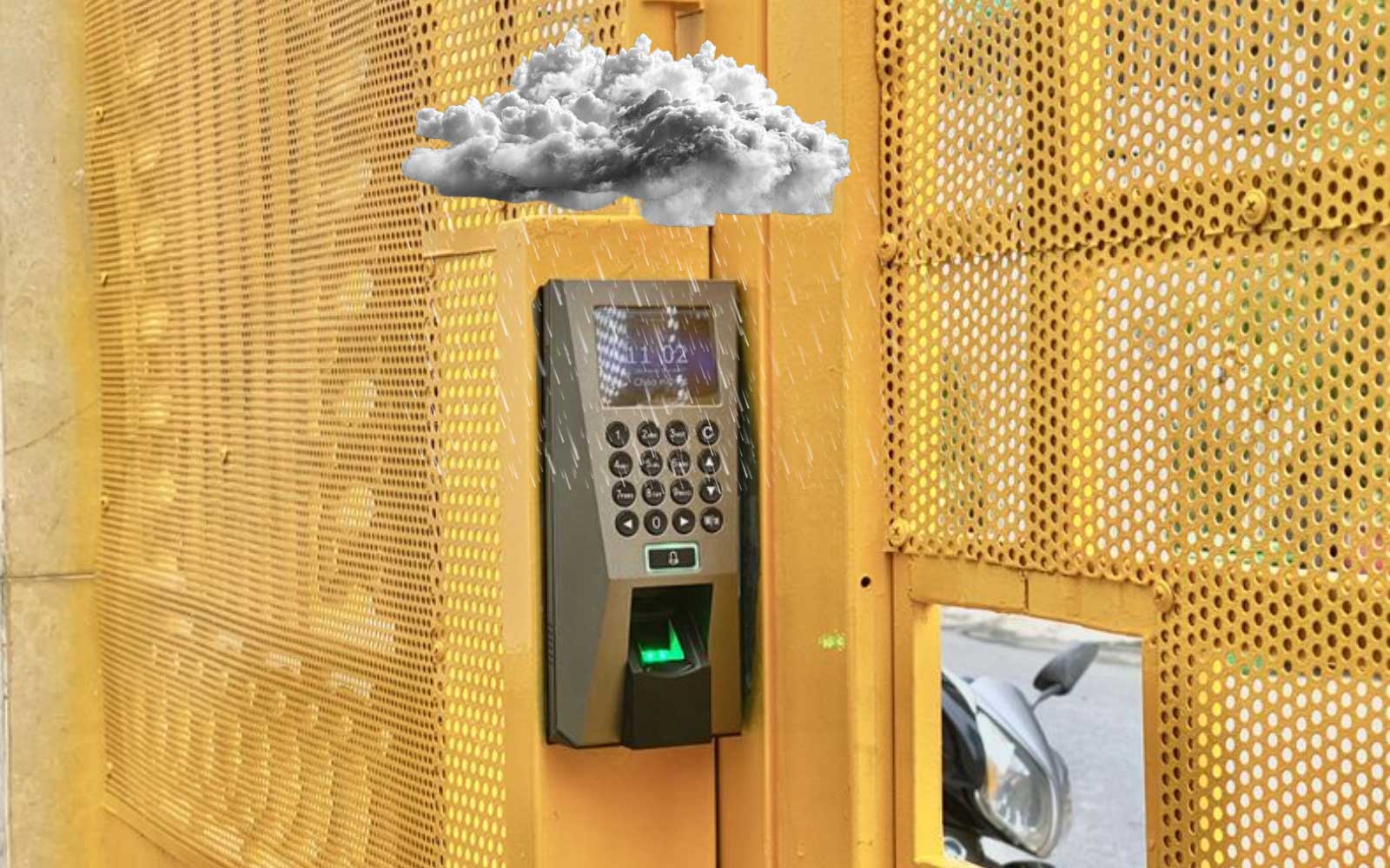 Khóa cửa vân tay có dễ bị hư hỏng khi trời mưa không?