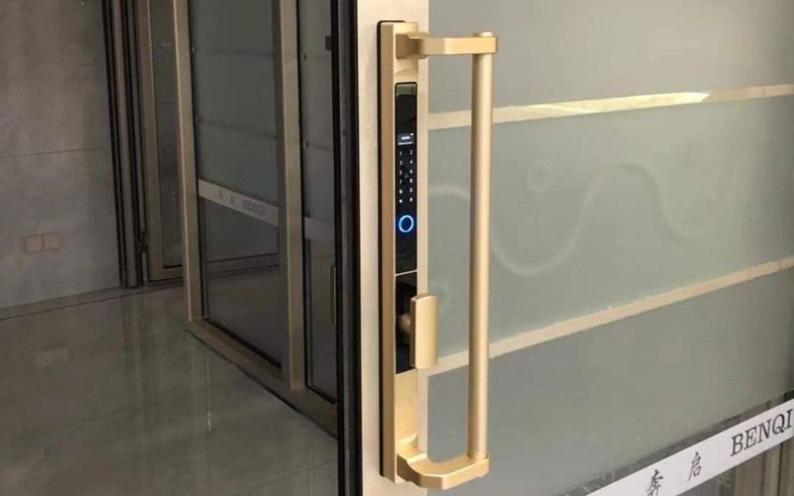 Lắp khóa vân tay quận Phú Nhuận cho cửa nhôm kính