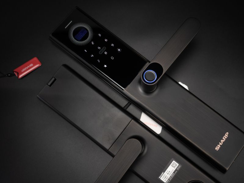 Khóa điện tử cửa kính đến từ thương hiệu Sharp Khóa điện tử cửa kính Sharp